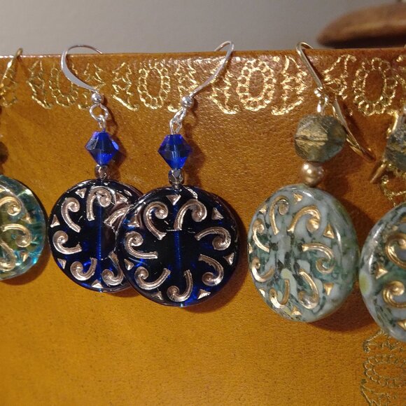 Handmade coin-style earrings from Czech components in three stylish colors - Picture 3 of 9